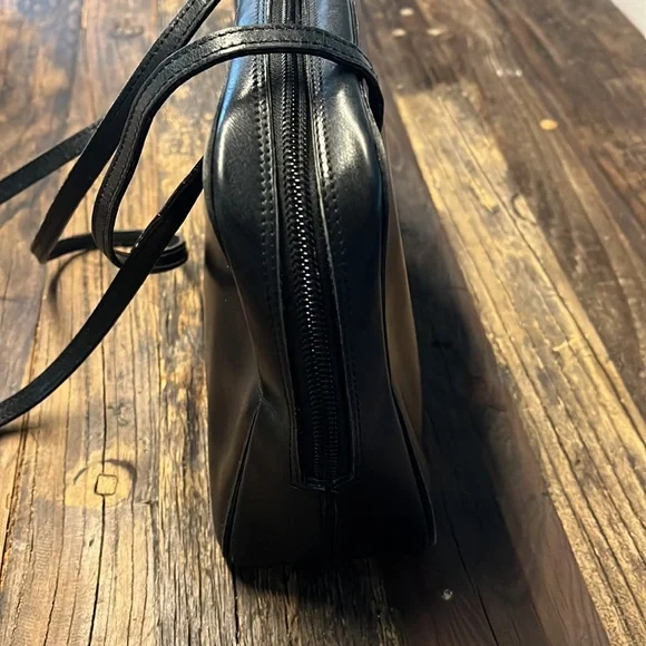 Gucci Shoulder Bag - Picture 4 of 12